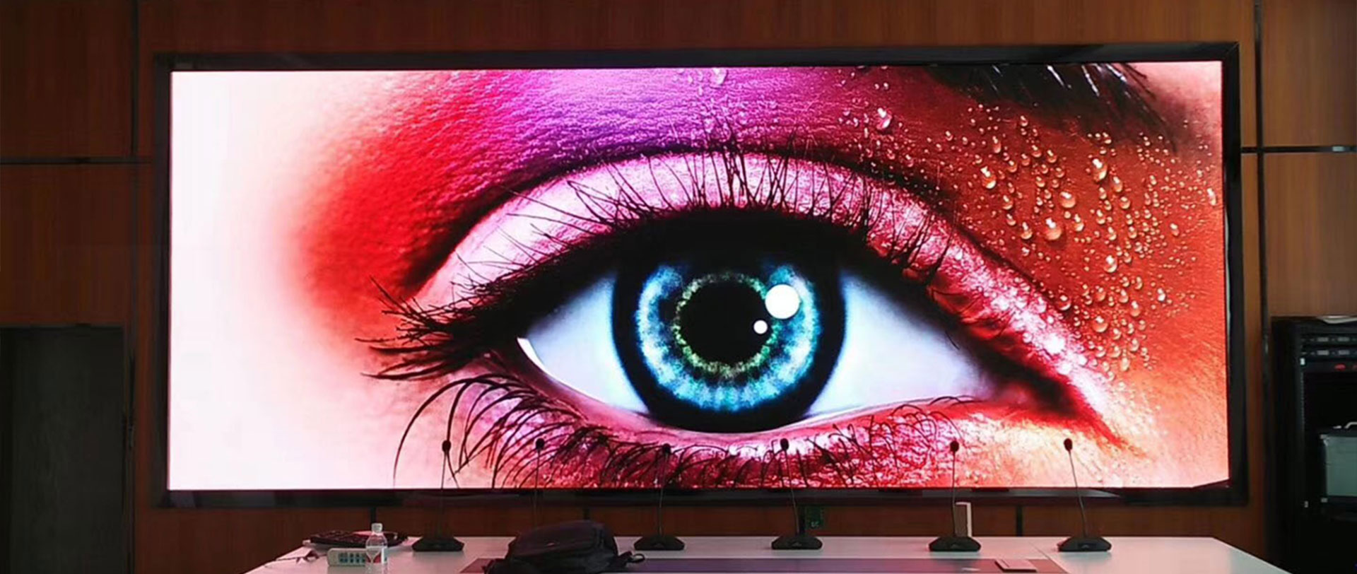 Fine Pitch/Small Pitch/Narrow Pitch X1 series P0.9 nits Total High Black Brightness